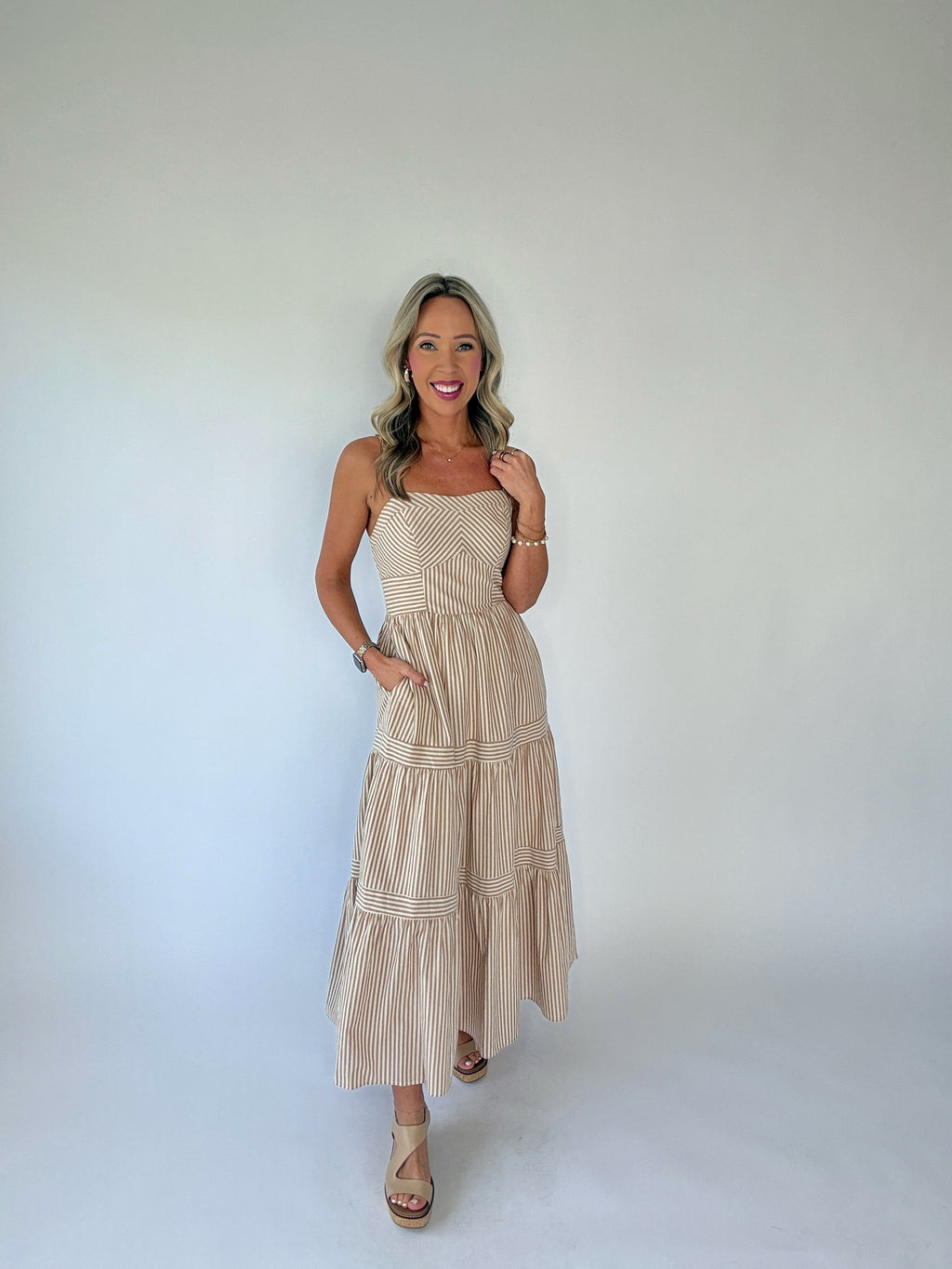 leading lady dress Cape Cut Out Sleeveless Ponte High Neck, Leading Lady Glove Scarf Midi Dress Set in Black, Size L, For GNO/Date Night