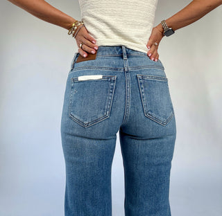 Quinn Mid Rise Cigarette Skinny Jean