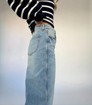 Barely Barrel Jeans