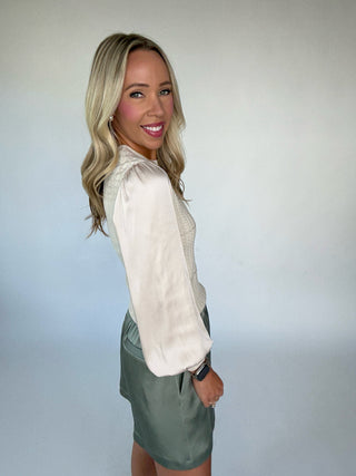 Champagne & Silk Top Side Smiling Image