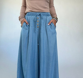 Daily Ease Denim Pants Close Up