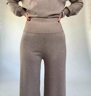 The Serenity Pants Front Close Up Image